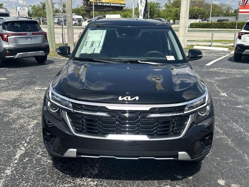 Fusion Black 2026 Kia Seltos S