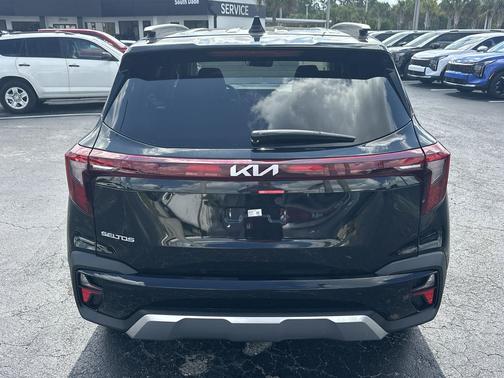 Fusion Black 2026 Kia Seltos S