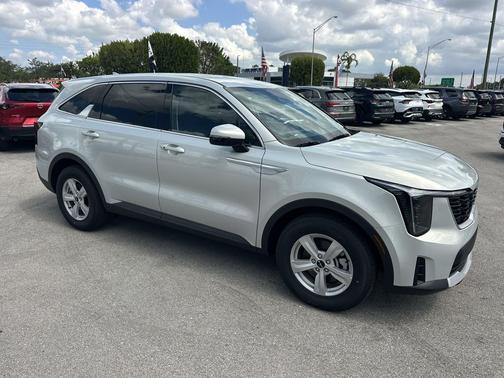 Ivory Silver 2026 Kia Sorento LX