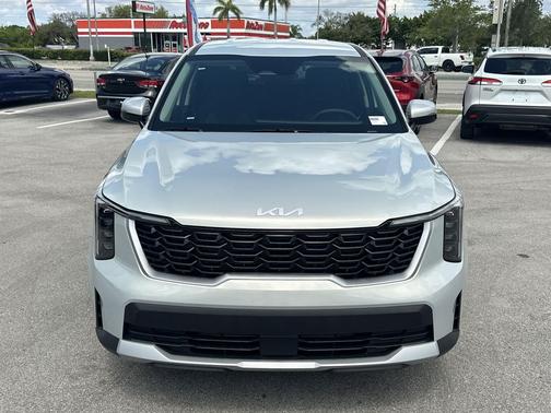 Ivory Silver 2026 Kia Sorento LX
