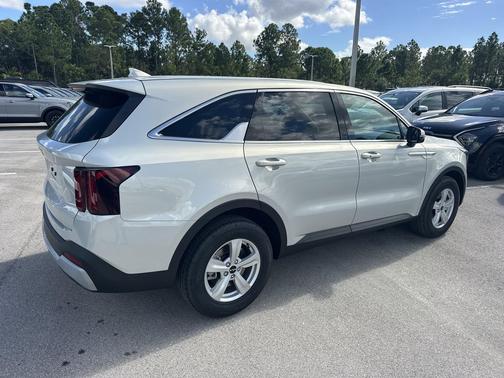 2026 Kia Sorento LX