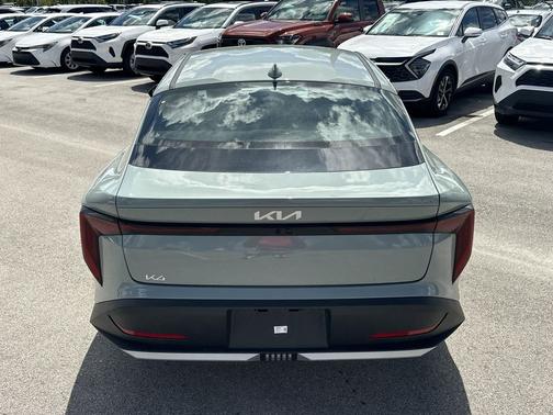 2025 Kia K4 LX
