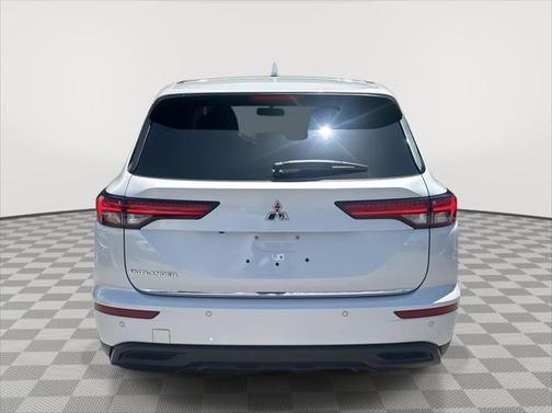 2022 Mitsubishi Outlander ES 2.5 2WD