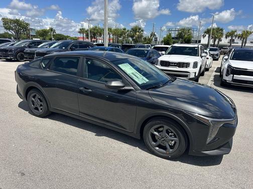 2025 Kia K4 LX