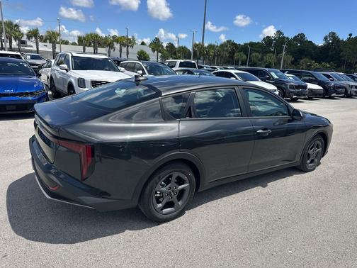 2025 Kia K4 LX