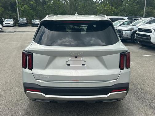 Ivory Silver 2026 Kia Sorento S