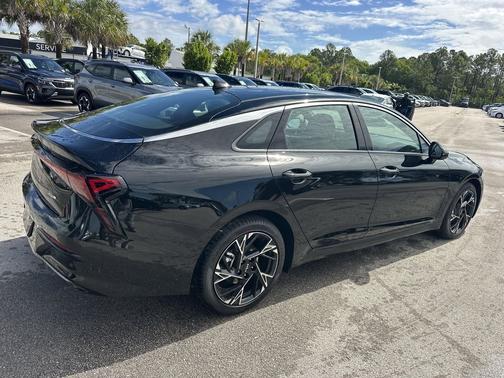 Aurora Black Pearl 2026 Kia K5 GT-Line FWD