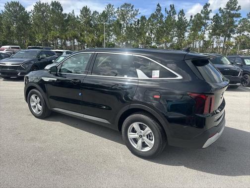 2025 Kia Sorento LX
