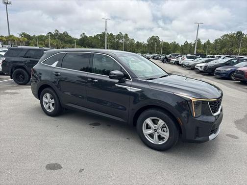 2025 Kia Sorento LX