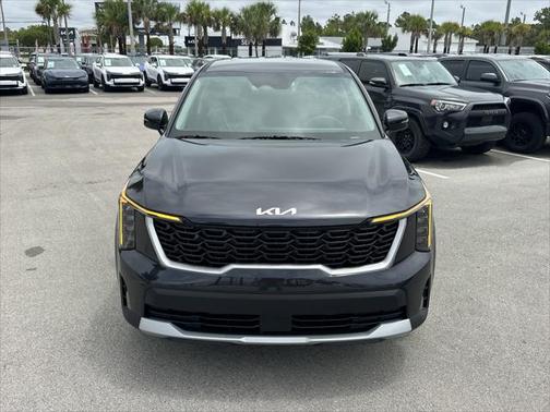 2025 Kia Sorento LX