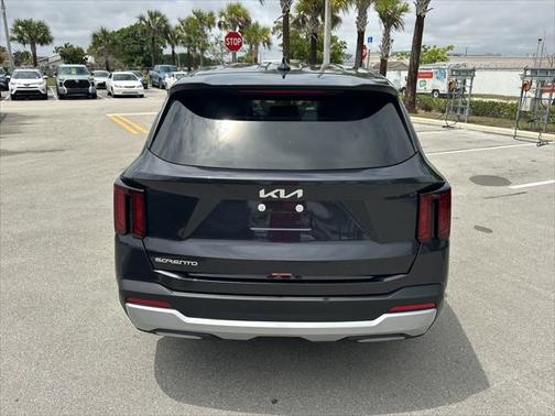 2025 Kia Sorento LX