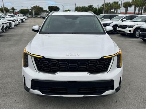 Glacial White Pearl 2026 Kia Sorento S