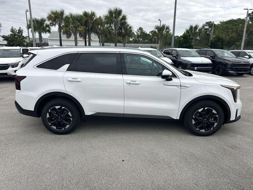 Glacial White Pearl 2026 Kia Sorento S