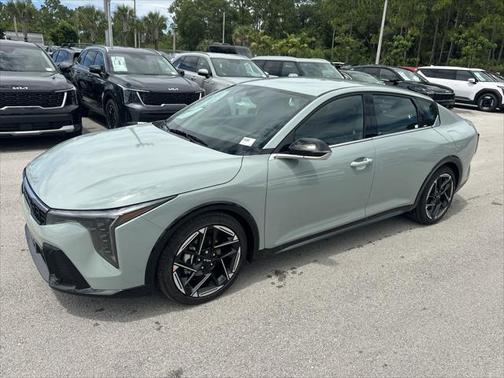 2025 Kia K4 GT-Line
