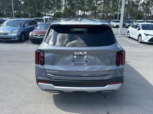 2025 Kia Sorento LX