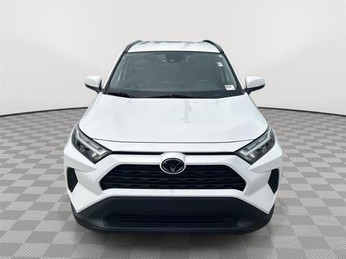 Ice Cap 2024 Toyota RAV4 XLE