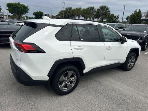 Ice Cap 2024 Toyota RAV4 XLE