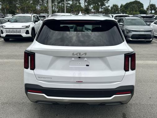 Glacial White Pearl 2026 Kia Sorento S