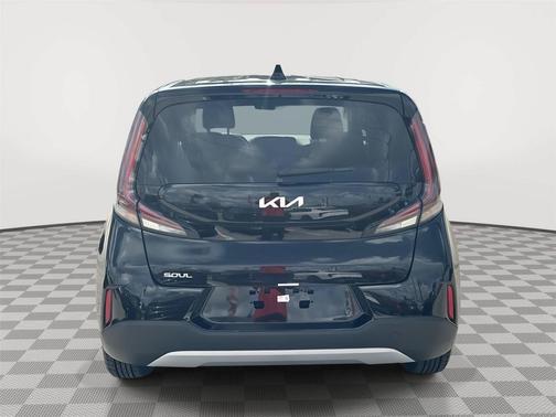 Fusion Black 2024 Kia Soul LX