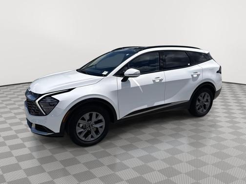 Glacial White Pearl 2025 Kia Sportage SX