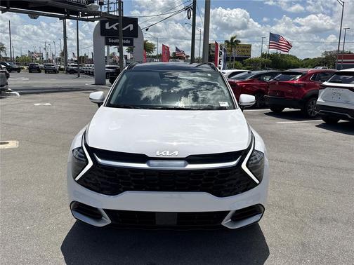 Glacial White Pearl 2025 Kia Sportage SX
