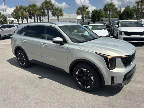 Ivory Silver 2026 Kia Sorento S