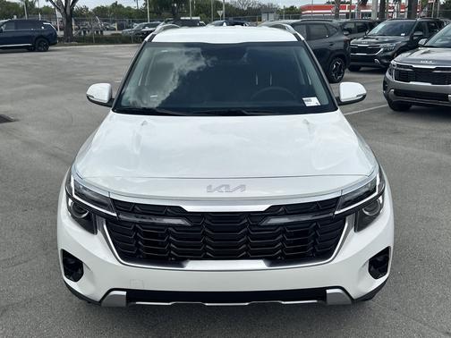 Snow White Pearl 2026 Kia Seltos EX