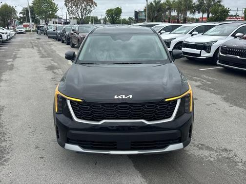 2025 Kia Sorento LX