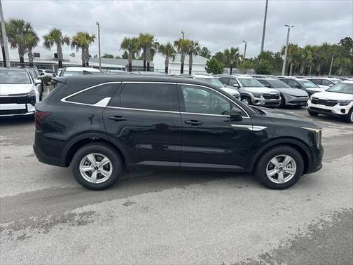 2025 Kia Sorento LX