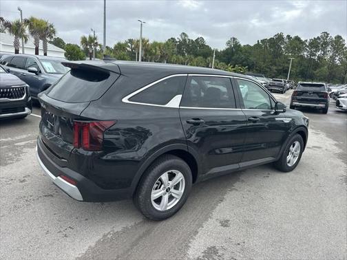 2025 Kia Sorento LX