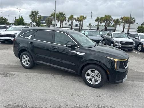 2025 Kia Sorento LX