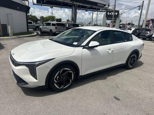 Snow White Pearl 2026 Kia K4 EX