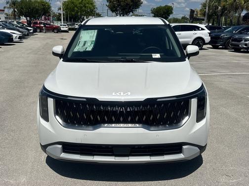 Snow White Pearl 2026 Kia Carnival LXS