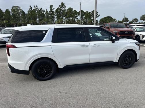 Snow White Pearl 2026 Kia Carnival LXS