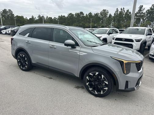 Wolf Gray 2026 Kia Sorento SX