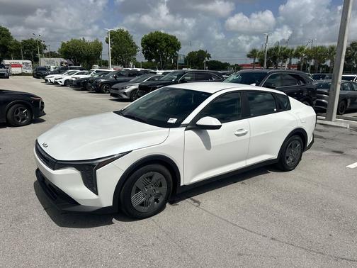 2025 Kia K4 LX