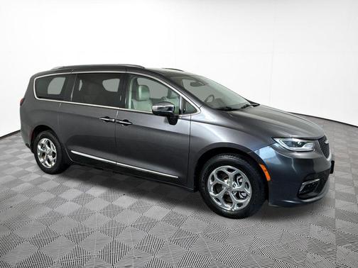 Granite Crystal Metallic Clearcoat 2021 Chrysler Pacifica Limited