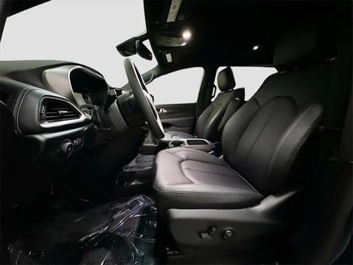 2025 Chrysler Pacifica Hybrid Select