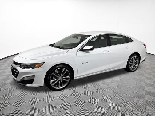 Summit White 2024 Chevrolet Malibu FWD 2LT