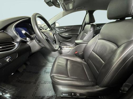 Summit White 2024 Chevrolet Malibu FWD 2LT
