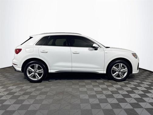 2023 Audi Q3 Premium 45 TFSI S line quattro Tiptronic