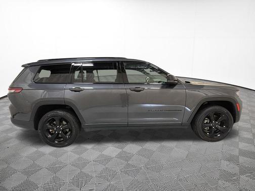 Baltic Gray Metallic Clearcoat 2024 Jeep Grand Cherokee L Altitude