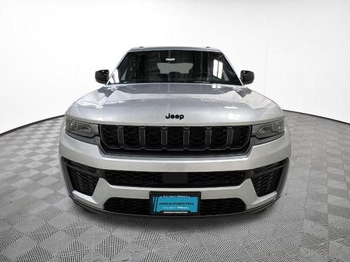 Silver Zynith 2026 Jeep Grand Cherokee Altitude