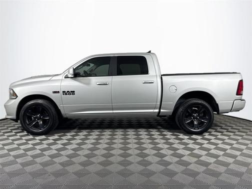 2017 RAM 1500 Night Crew Cab 4x4 5'7' Box