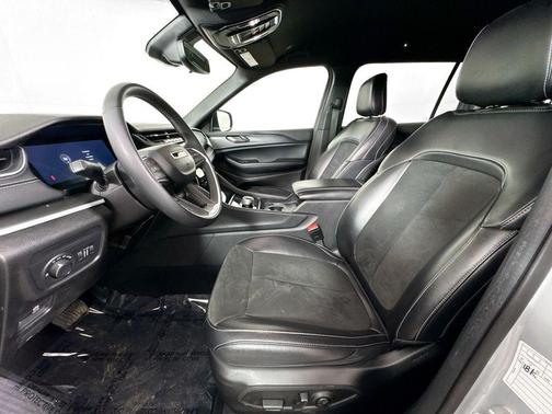 Silver Zynith 2024 Jeep Grand Cherokee L Altitude