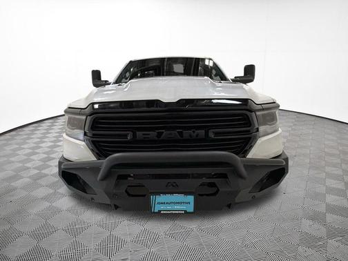 Ivory White Tri-Coat Pearlcoat 2022 RAM 1500 Laramie