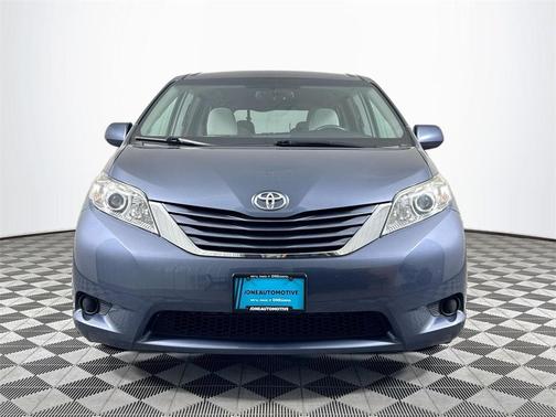 2017 Toyota Sienna LE