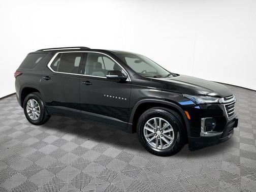Mosaic Black Metallic 2023 Chevrolet Traverse LT Cloth