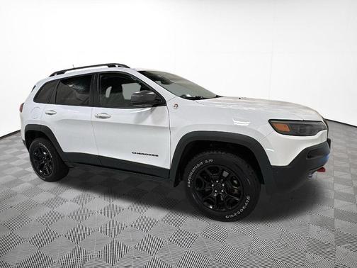 Bright White Clearcoat 2021 Jeep Cherokee Trailhawk