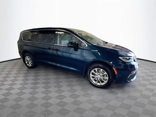 2025 Chrysler Pacifica L